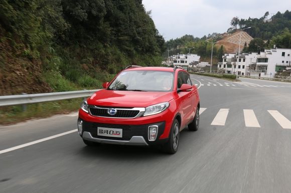 車窗怎么開省油又涼快？這些竅門送你秀操作！
